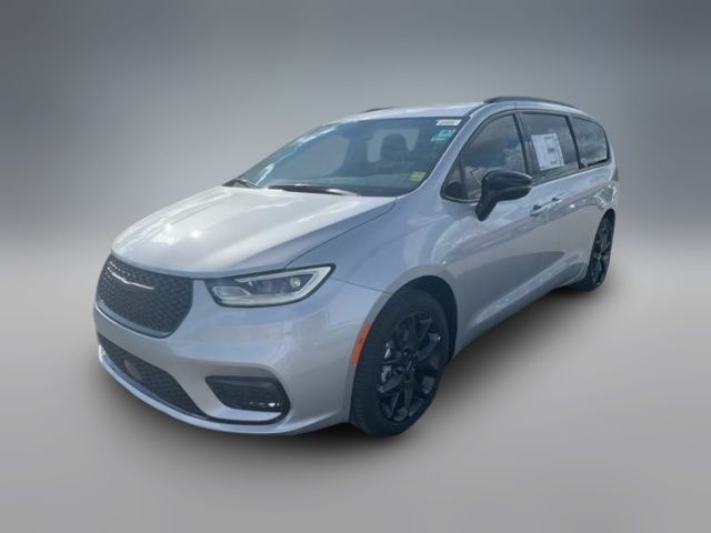 2024 Chrysler Pacifica Touring-L