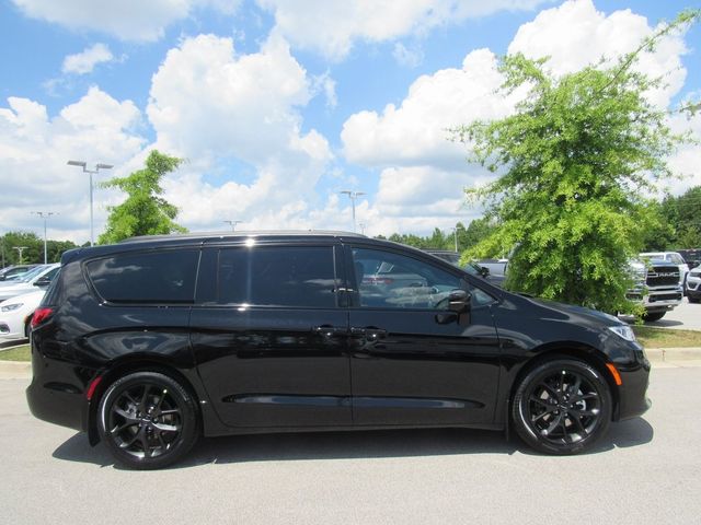 2024 Chrysler Pacifica Touring-L