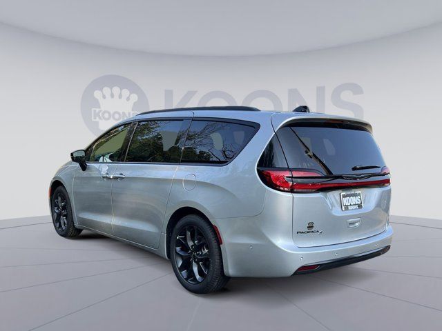 2024 Chrysler Pacifica Touring-L