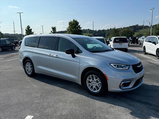 2024 Chrysler Pacifica Touring-L