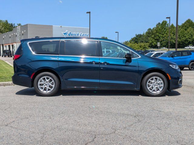 2024 Chrysler Pacifica Touring-L