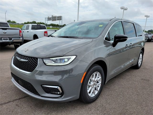 2024 Chrysler Pacifica Touring-L