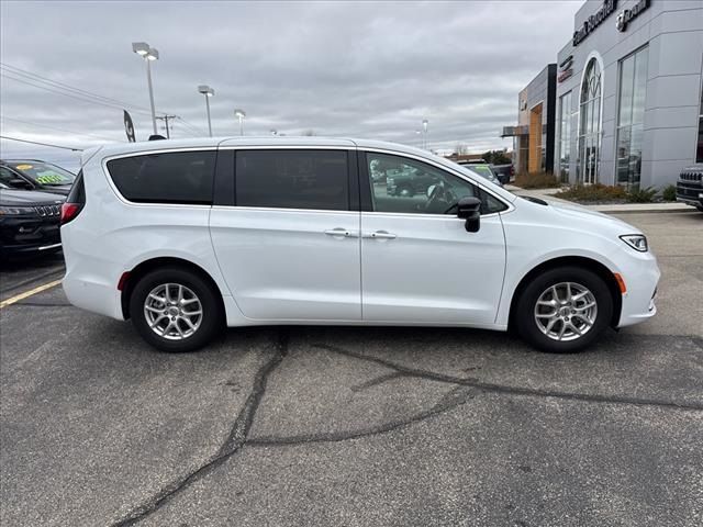 2024 Chrysler Pacifica Touring-L