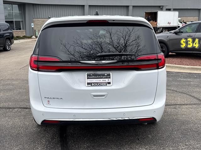 2024 Chrysler Pacifica Touring-L