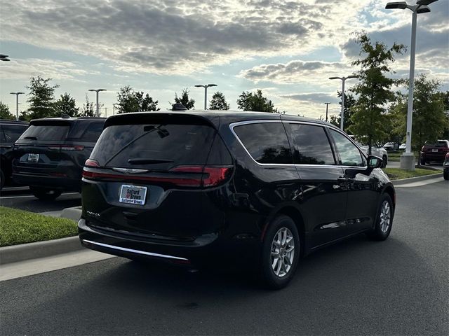 2024 Chrysler Pacifica Touring-L