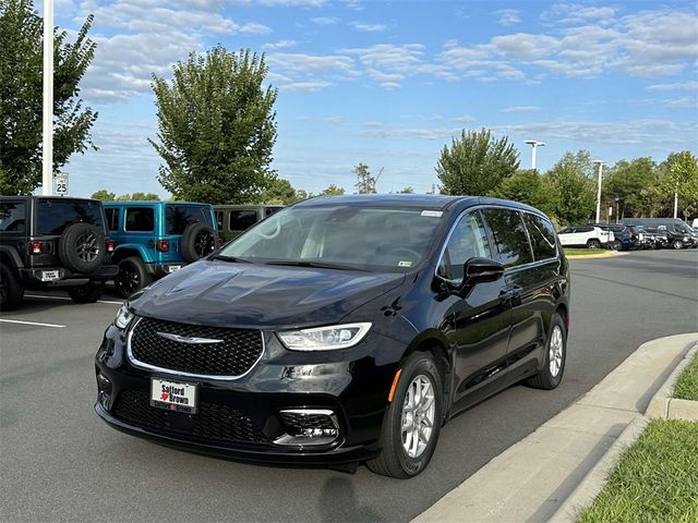 2024 Chrysler Pacifica Touring-L