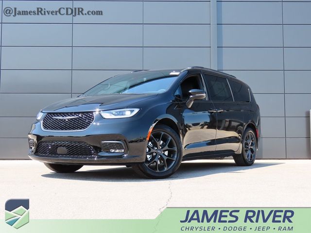 2024 Chrysler Pacifica Touring-L