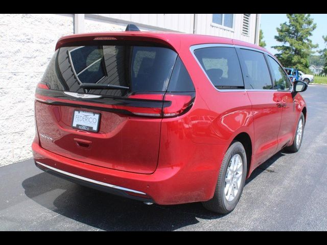 2024 Chrysler Pacifica Touring-L