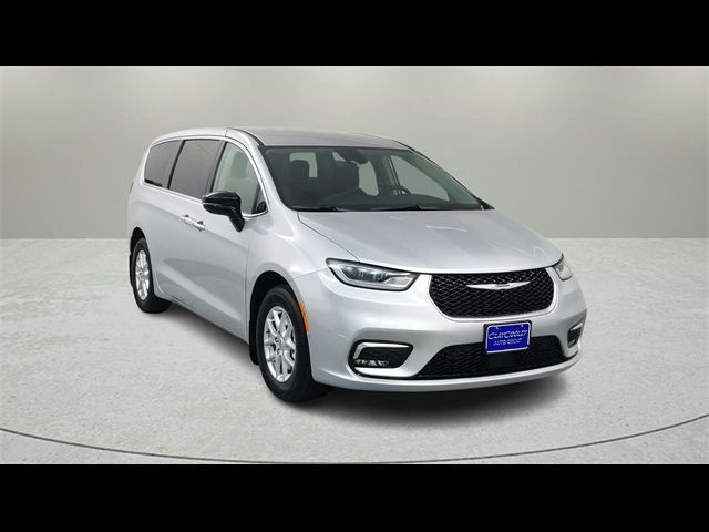 2024 Chrysler Pacifica Touring-L