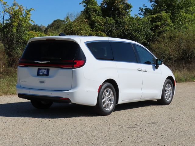 2024 Chrysler Pacifica Touring-L