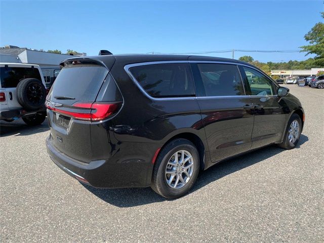 2024 Chrysler Pacifica Touring-L