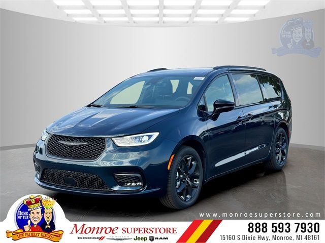 2024 Chrysler Pacifica Touring-L