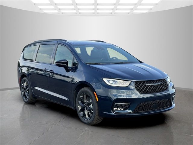 2024 Chrysler Pacifica Touring-L