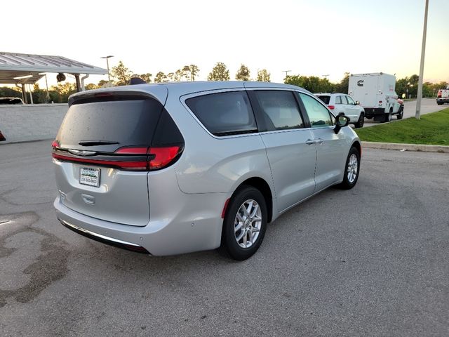 2024 Chrysler Pacifica Touring-L