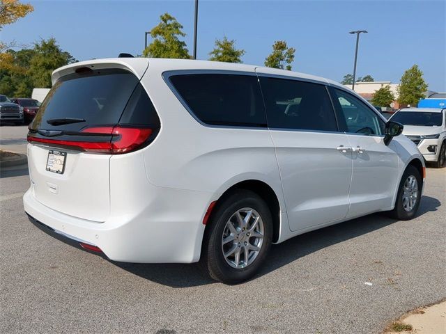 2024 Chrysler Pacifica Touring-L