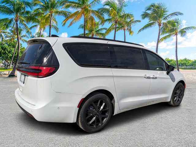 2024 Chrysler Pacifica Touring-L