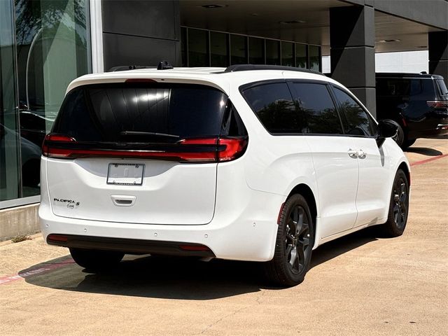 2024 Chrysler Pacifica Touring-L