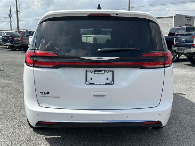 2024 Chrysler Pacifica Touring-L