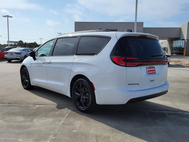 2024 Chrysler Pacifica Touring-L