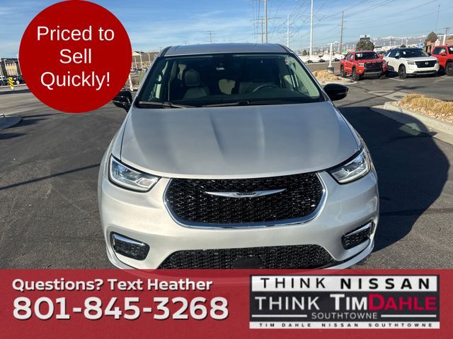 2024 Chrysler Pacifica Touring-L