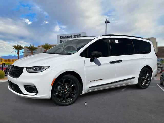 2024 Chrysler Pacifica Touring-L