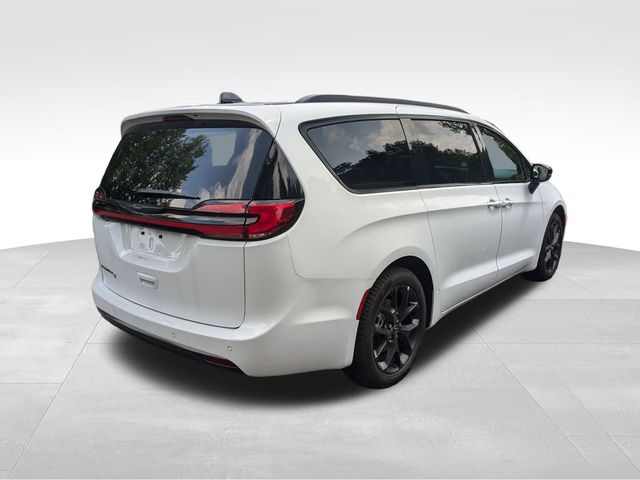 2024 Chrysler Pacifica Touring-L