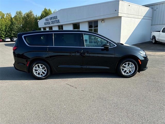 2024 Chrysler Pacifica Touring-L