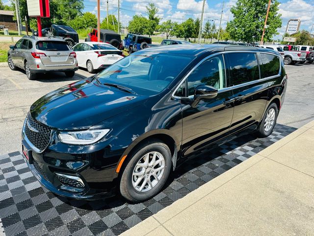 2024 Chrysler Pacifica Touring-L