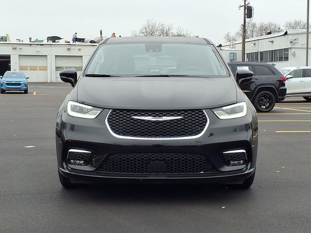 2024 Chrysler Pacifica Touring-L