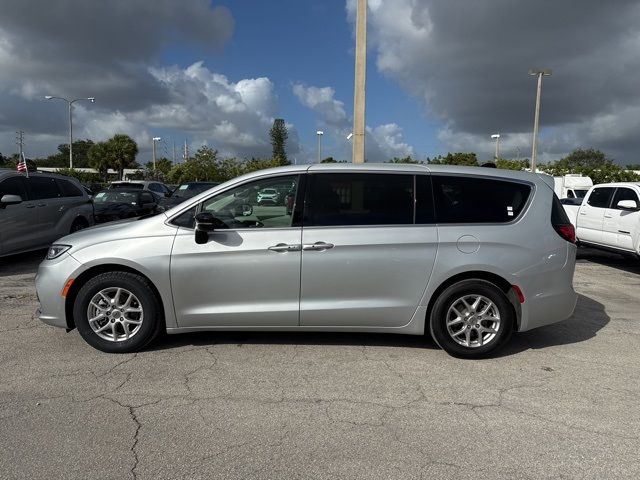 2024 Chrysler Pacifica Touring-L