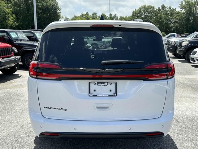 2024 Chrysler Pacifica Touring-L