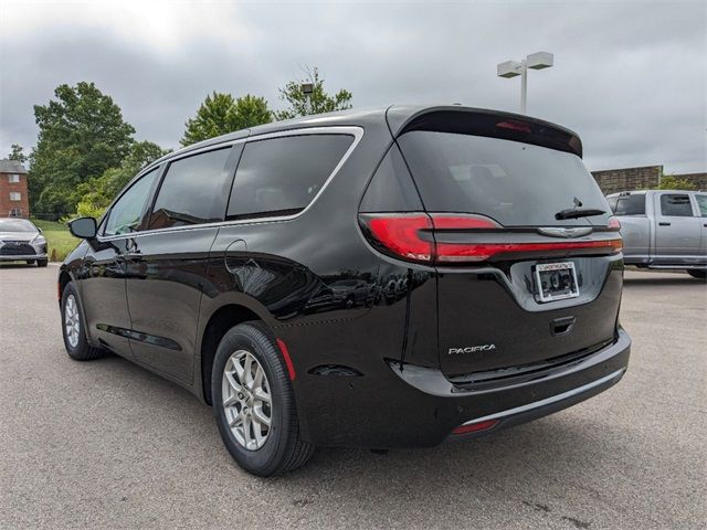 2024 Chrysler Pacifica Touring-L