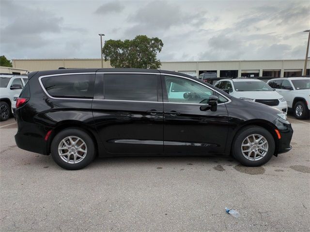 2024 Chrysler Pacifica Touring-L