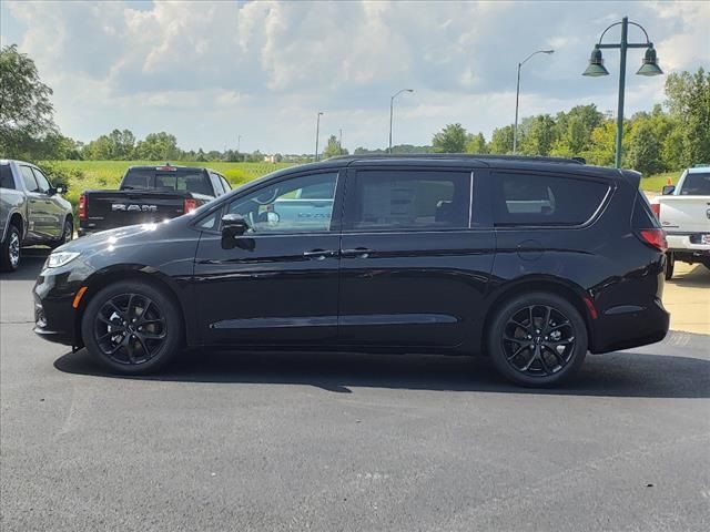 2024 Chrysler Pacifica Touring-L