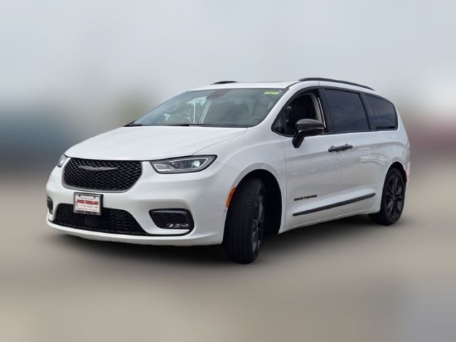 2024 Chrysler Pacifica Touring-L