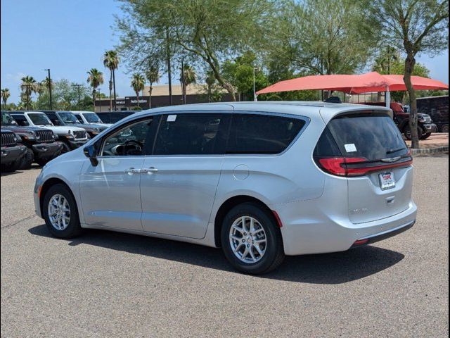 2024 Chrysler Pacifica Touring-L