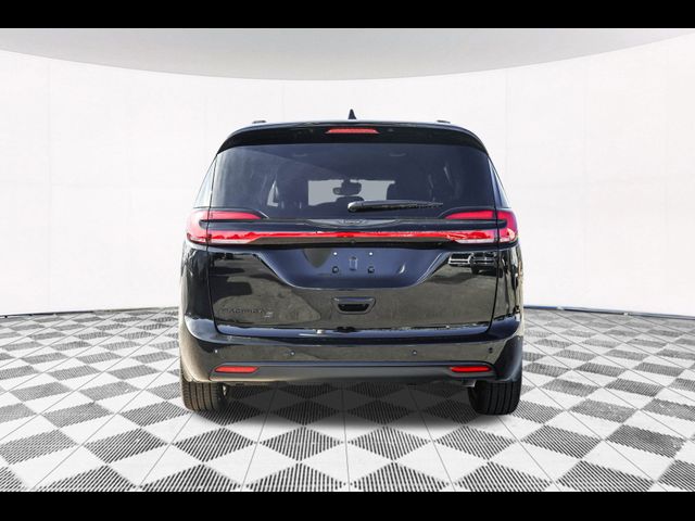 2024 Chrysler Pacifica Touring-L