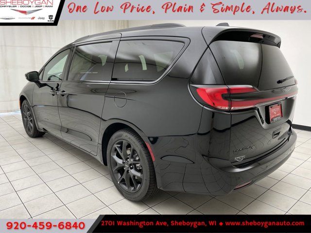 2024 Chrysler Pacifica Touring-L