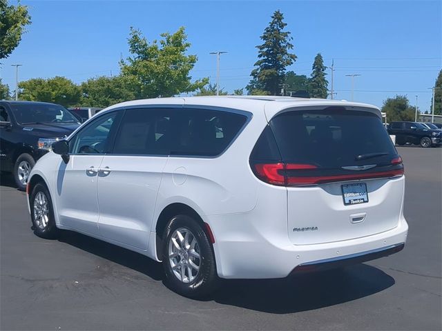 2024 Chrysler Pacifica Touring-L