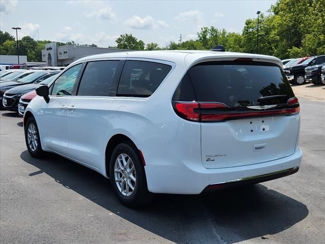 2024 Chrysler Pacifica Touring-L