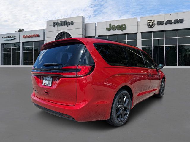 2024 Chrysler Pacifica Touring-L