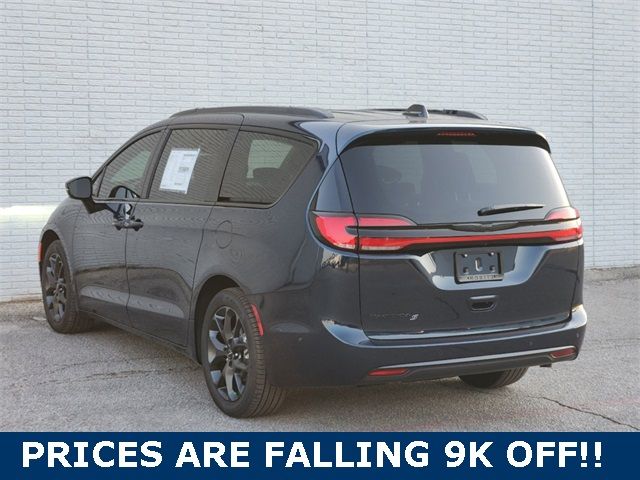 2024 Chrysler Pacifica Touring-L