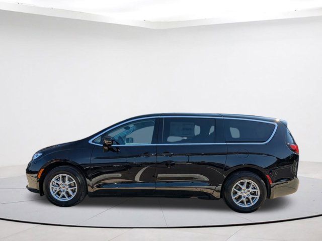 2024 Chrysler Pacifica Touring-L