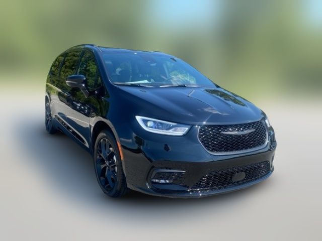 2024 Chrysler Pacifica Touring-L