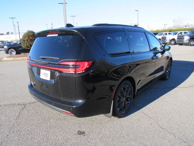 2024 Chrysler Pacifica Touring-L