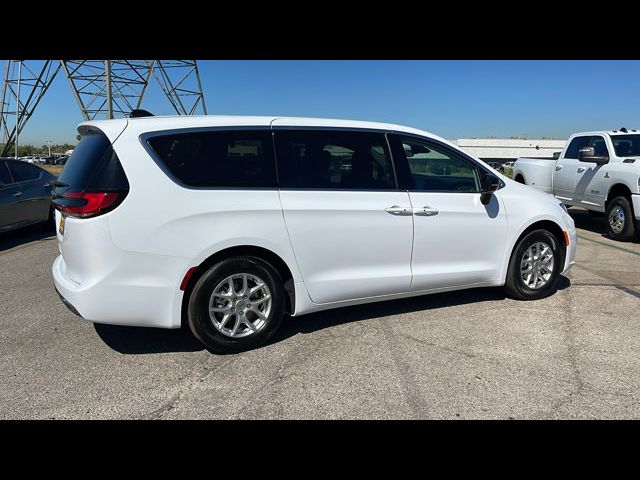 2024 Chrysler Pacifica Touring-L