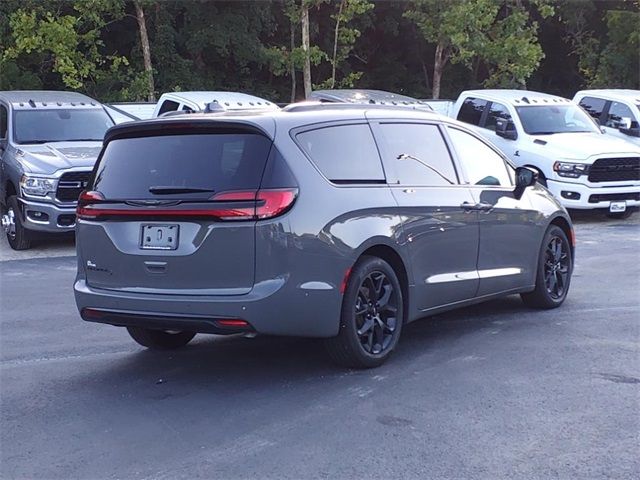 2024 Chrysler Pacifica Touring-L