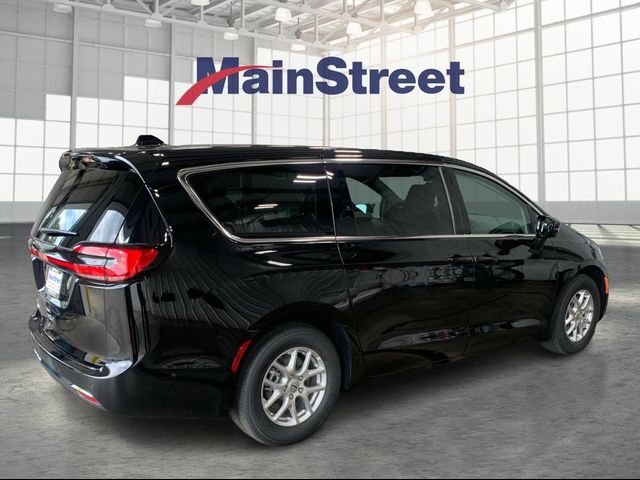 2024 Chrysler Pacifica Touring-L