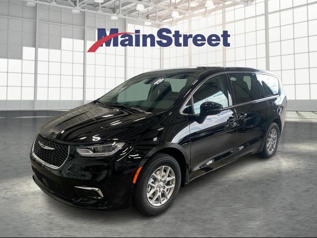 2024 Chrysler Pacifica Touring-L