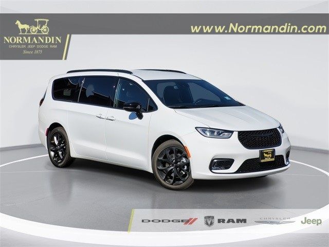 2024 Chrysler Pacifica Touring-L